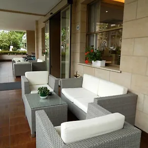 https://rosabianca.riccione-hotels.org